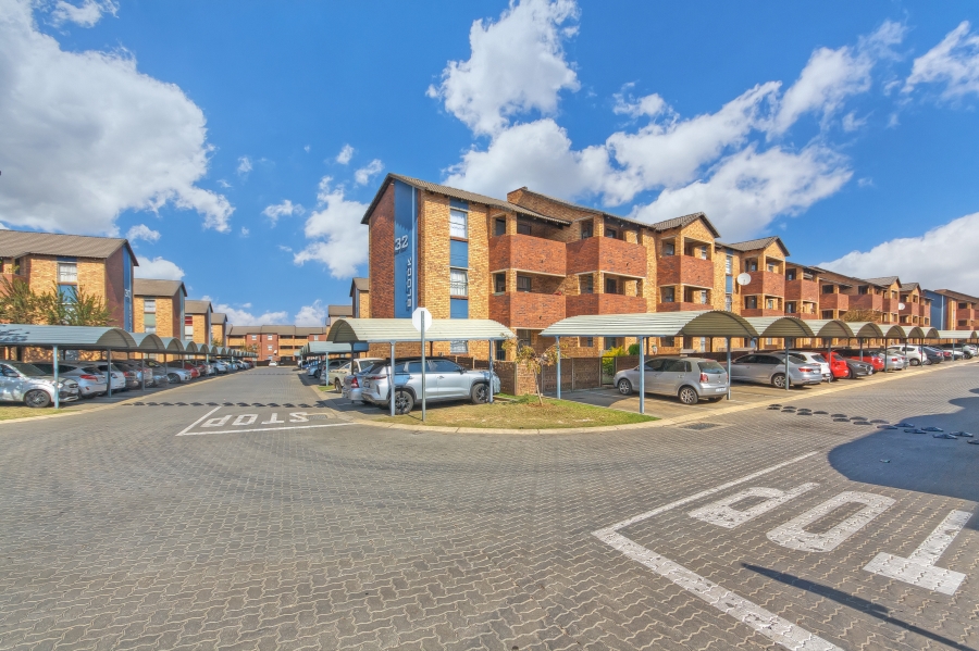 2 Bedroom Property for Sale in Olifantsvlei Gauteng