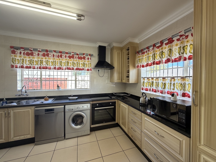 4 Bedroom Property for Sale in Linmeyer Gauteng