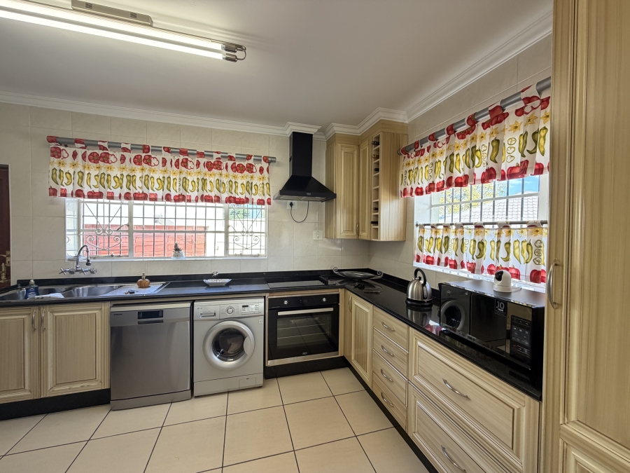 4 Bedroom Property for Sale in Linmeyer Gauteng