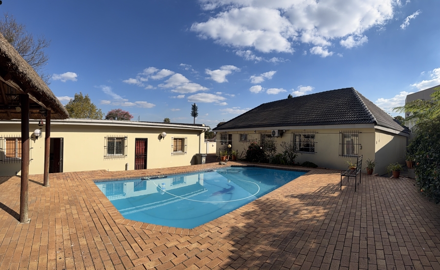 4 Bedroom Property for Sale in Linmeyer Gauteng