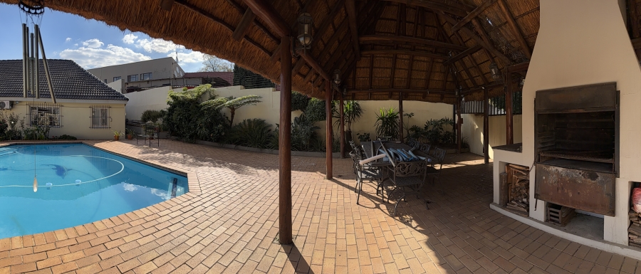 4 Bedroom Property for Sale in Linmeyer Gauteng