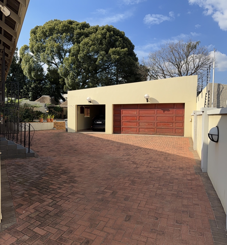 4 Bedroom Property for Sale in Linmeyer Gauteng
