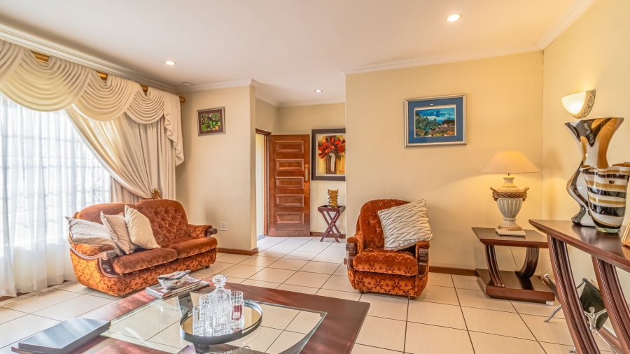 4 Bedroom Property for Sale in Linmeyer Gauteng