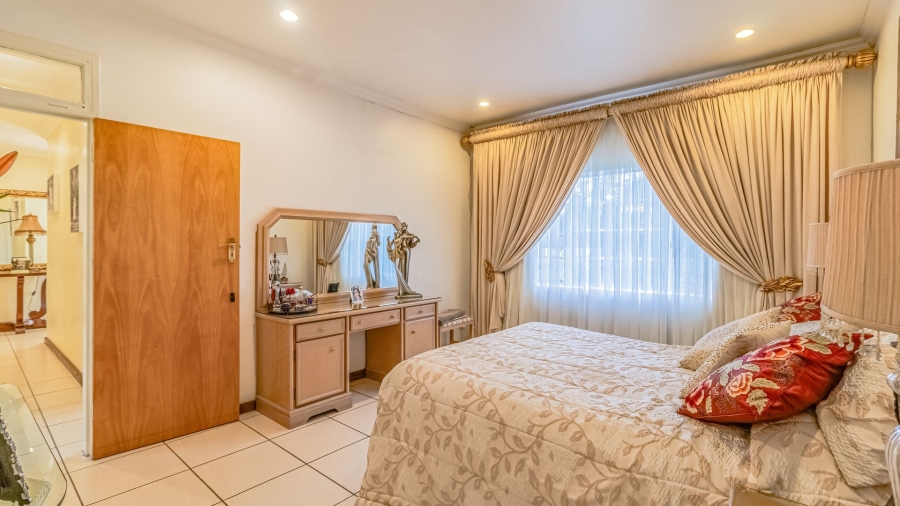 4 Bedroom Property for Sale in Linmeyer Gauteng
