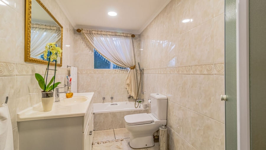4 Bedroom Property for Sale in Linmeyer Gauteng