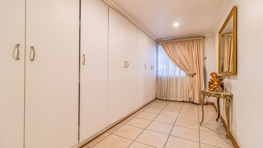 4 Bedroom Property for Sale in Linmeyer Gauteng