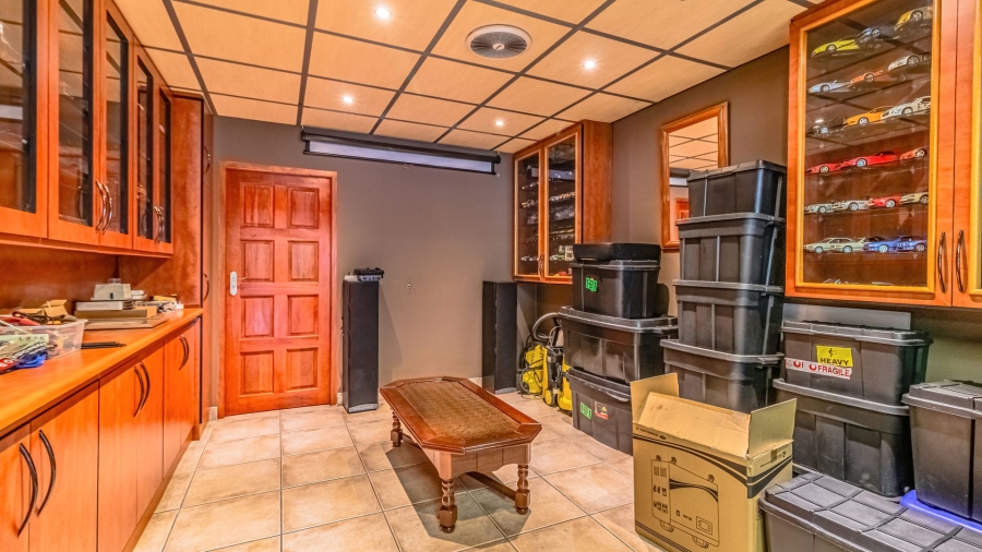 4 Bedroom Property for Sale in Linmeyer Gauteng