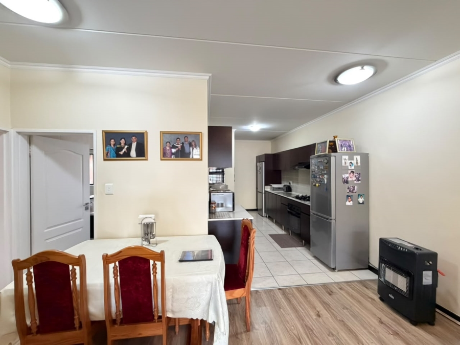 3 Bedroom Property for Sale in Oakdene Gauteng