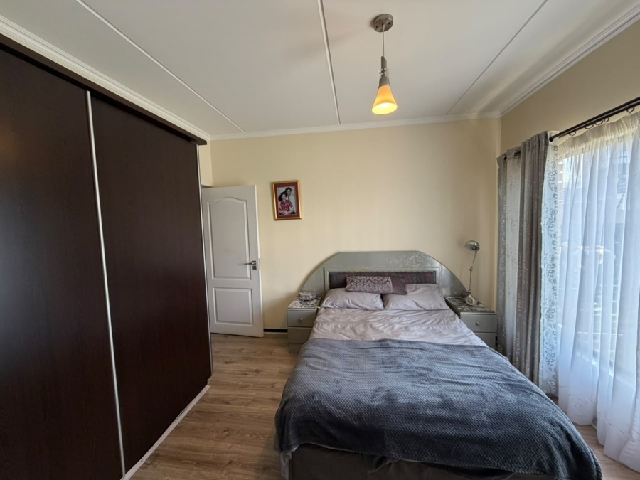 3 Bedroom Property for Sale in Oakdene Gauteng