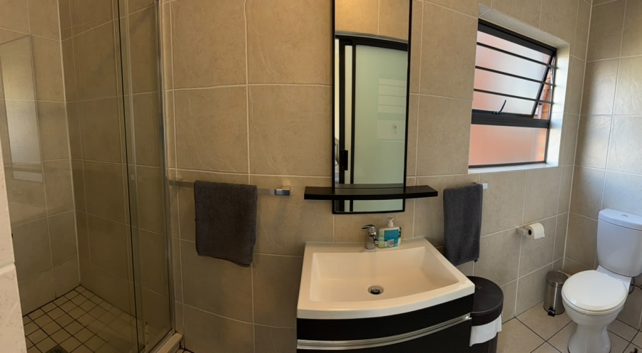 3 Bedroom Property for Sale in Oakdene Gauteng