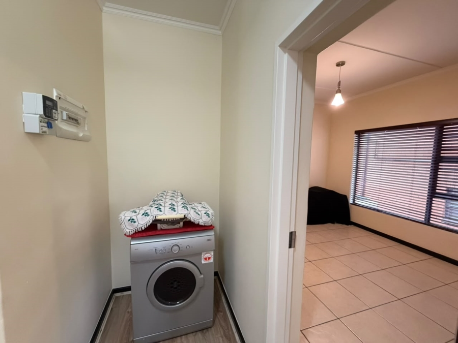 3 Bedroom Property for Sale in Oakdene Gauteng