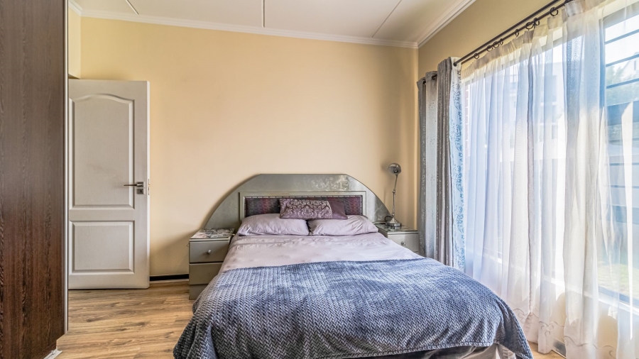 3 Bedroom Property for Sale in Oakdene Gauteng