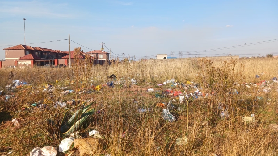 0 Bedroom Property for Sale in Simunye Gauteng