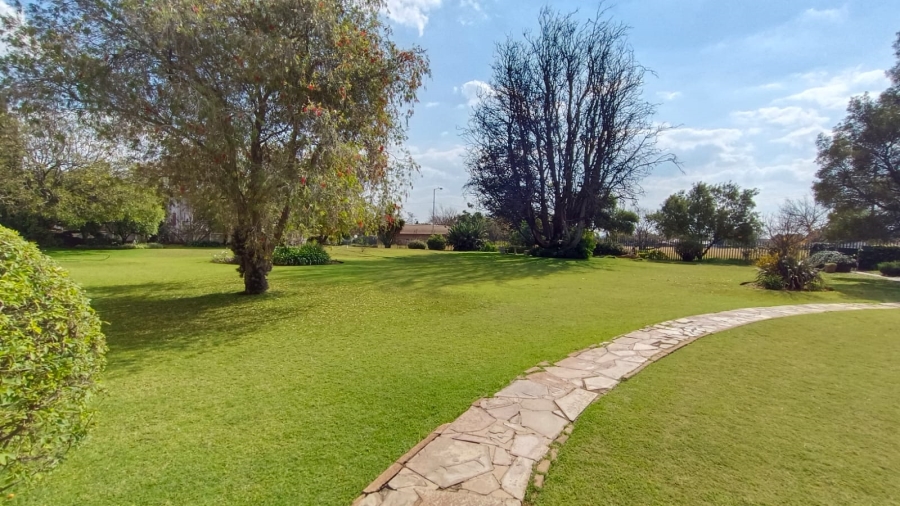 2 Bedroom Property for Sale in Greenhills Gauteng