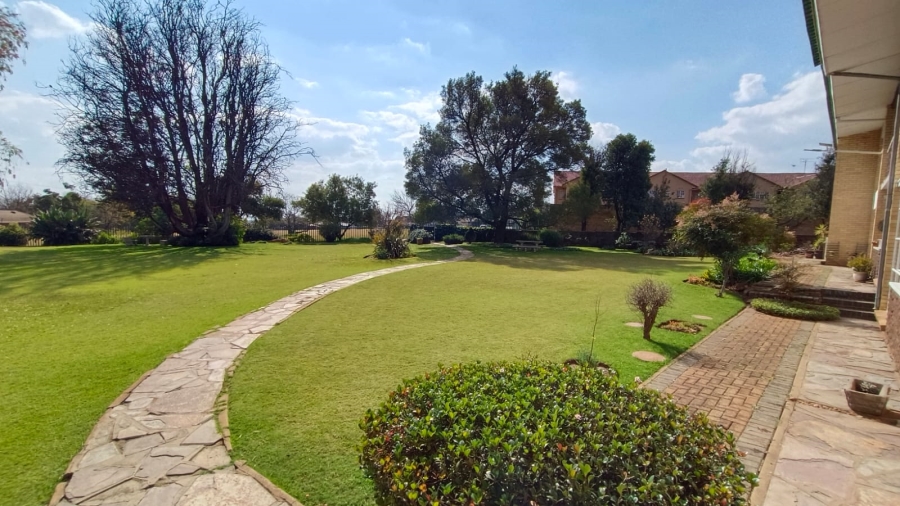2 Bedroom Property for Sale in Greenhills Gauteng