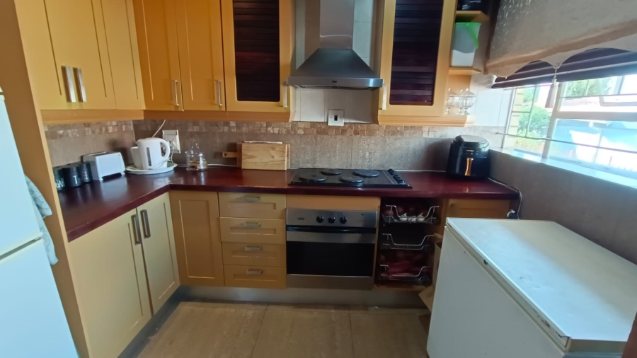 2 Bedroom Property for Sale in Greenhills Gauteng