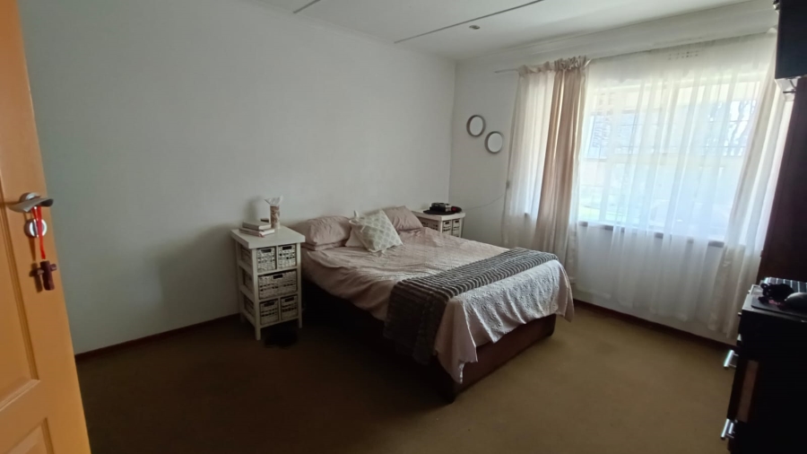 2 Bedroom Property for Sale in Greenhills Gauteng