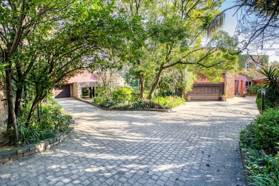8 Bedroom Property for Sale in Bryanston Gauteng