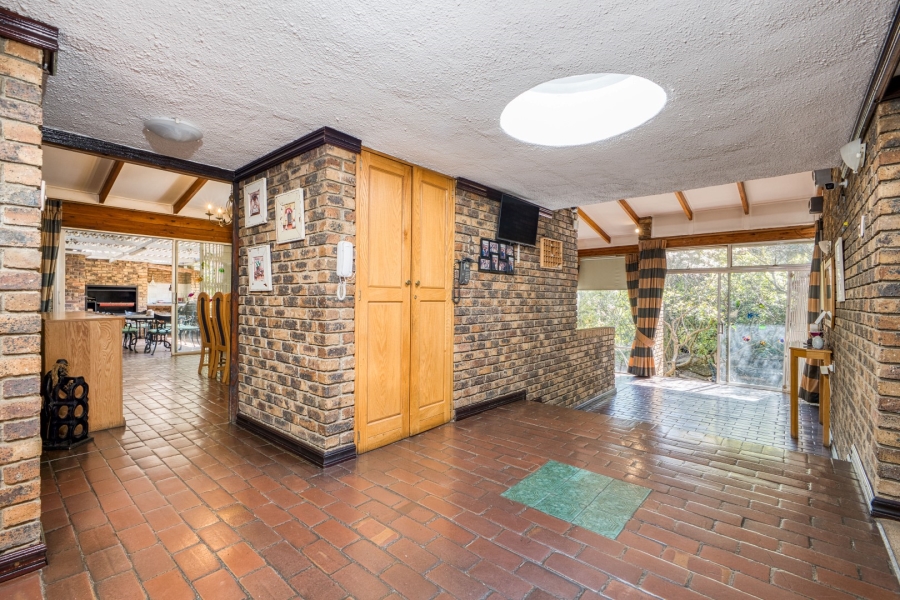 8 Bedroom Property for Sale in Bryanston Gauteng
