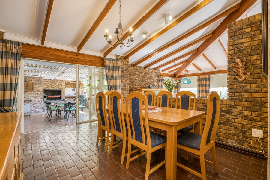 8 Bedroom Property for Sale in Bryanston Gauteng
