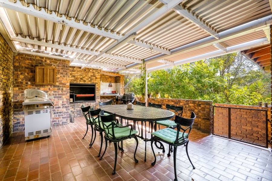 8 Bedroom Property for Sale in Bryanston Gauteng