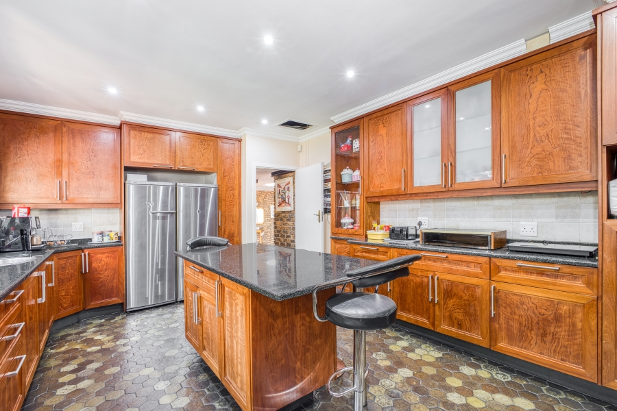 8 Bedroom Property for Sale in Bryanston Gauteng