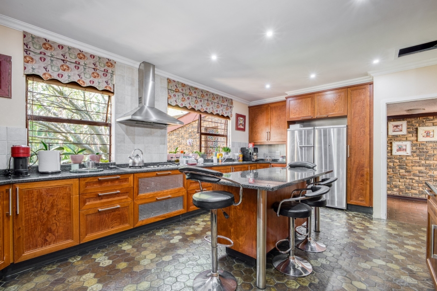 8 Bedroom Property for Sale in Bryanston Gauteng