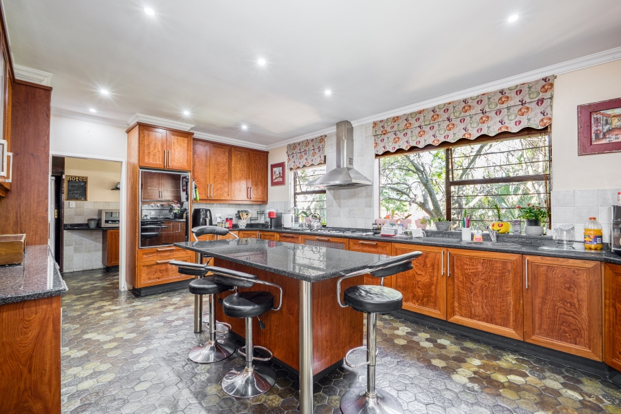 8 Bedroom Property for Sale in Bryanston Gauteng