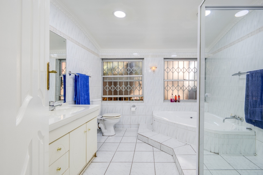 8 Bedroom Property for Sale in Bryanston Gauteng