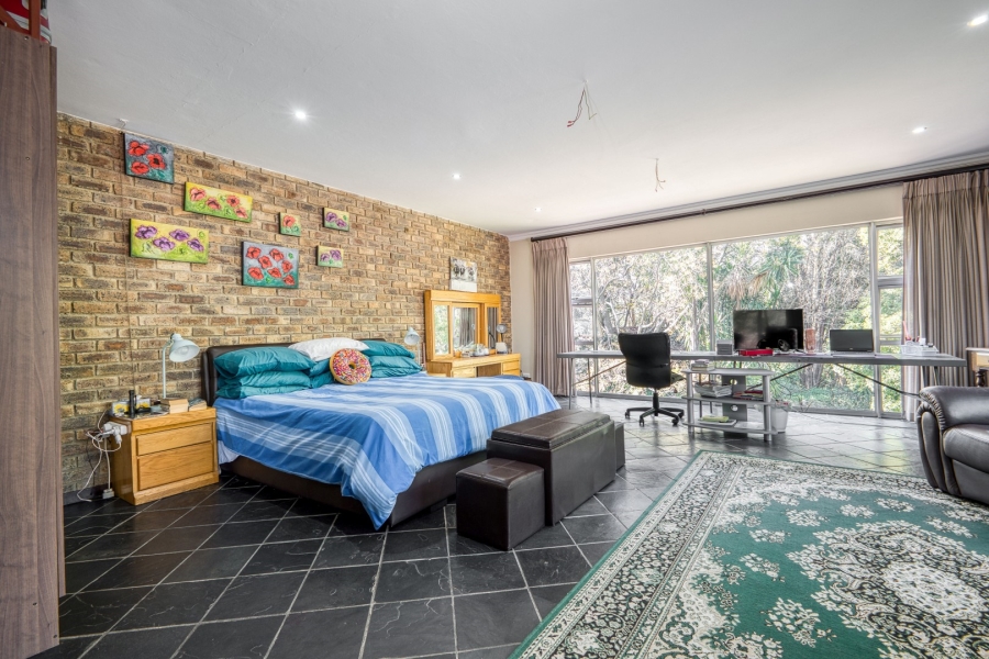 8 Bedroom Property for Sale in Bryanston Gauteng