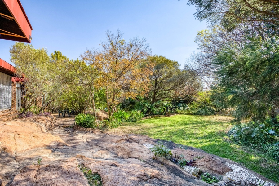 8 Bedroom Property for Sale in Bryanston Gauteng