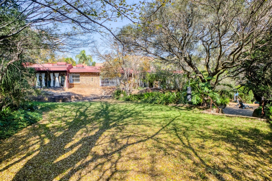 8 Bedroom Property for Sale in Bryanston Gauteng