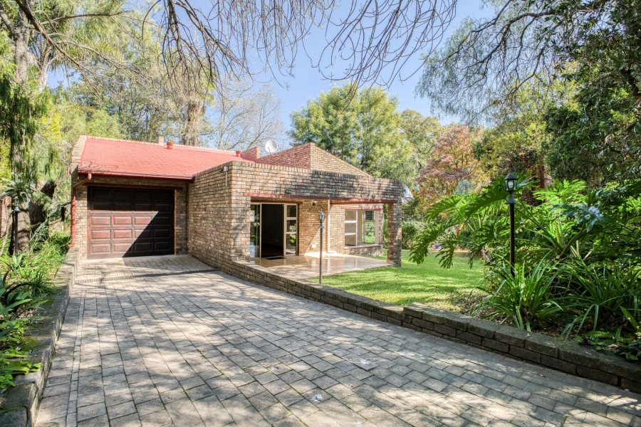 8 Bedroom Property for Sale in Bryanston Gauteng