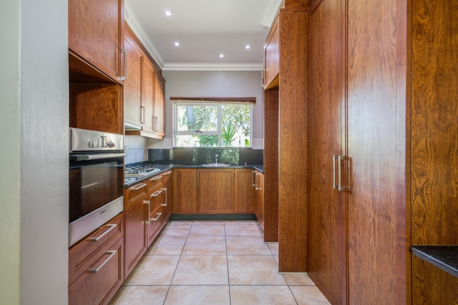 8 Bedroom Property for Sale in Bryanston Gauteng