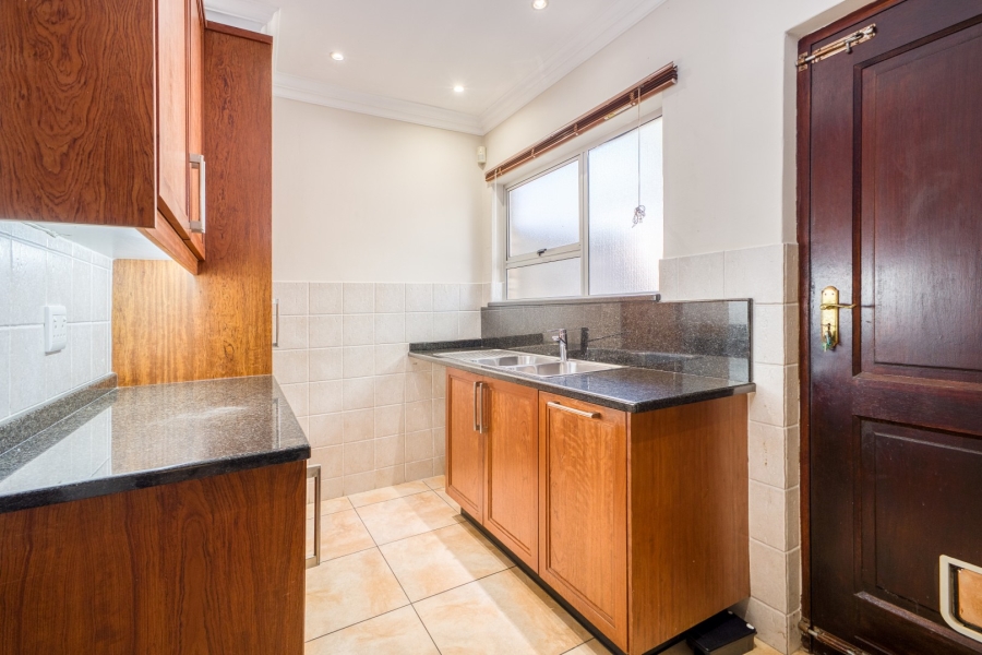 8 Bedroom Property for Sale in Bryanston Gauteng