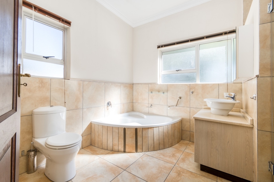 8 Bedroom Property for Sale in Bryanston Gauteng