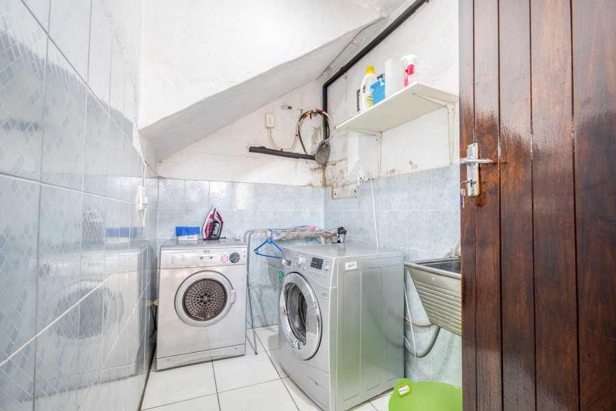 8 Bedroom Property for Sale in Bryanston Gauteng