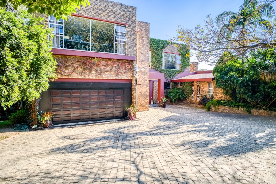 8 Bedroom Property for Sale in Bryanston Gauteng