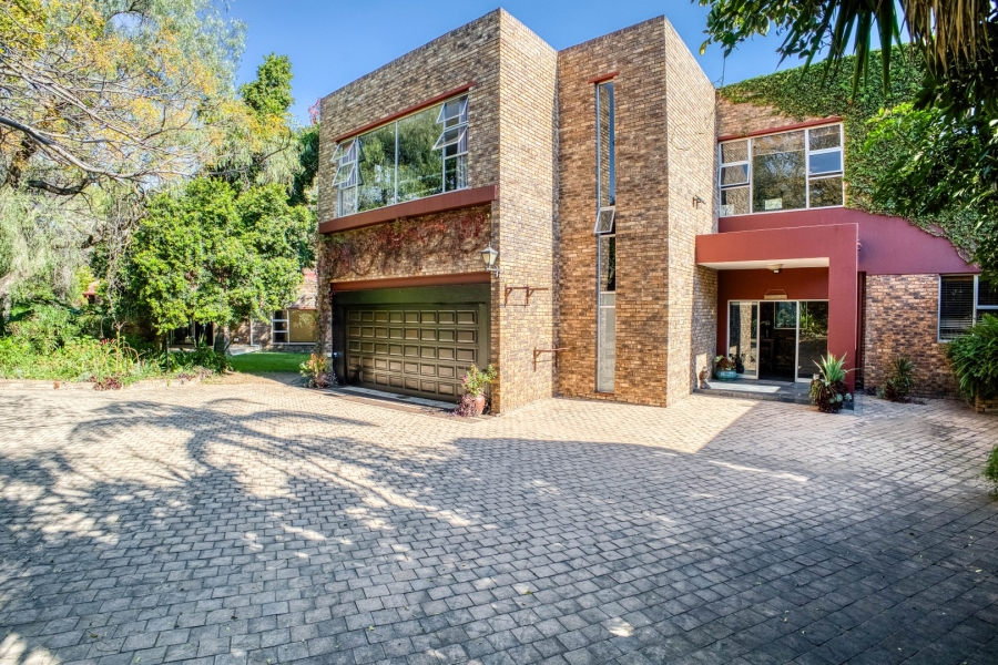 8 Bedroom Property for Sale in Bryanston Gauteng