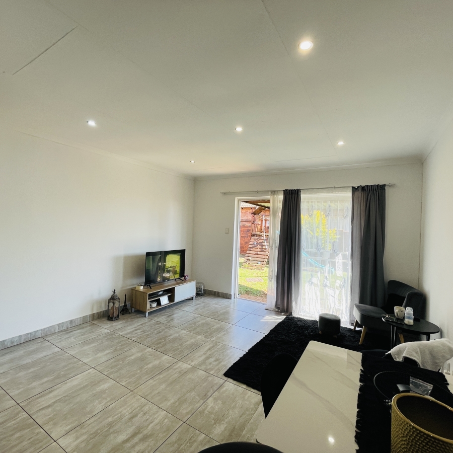 2 Bedroom Property for Sale in Noordwyk Gauteng