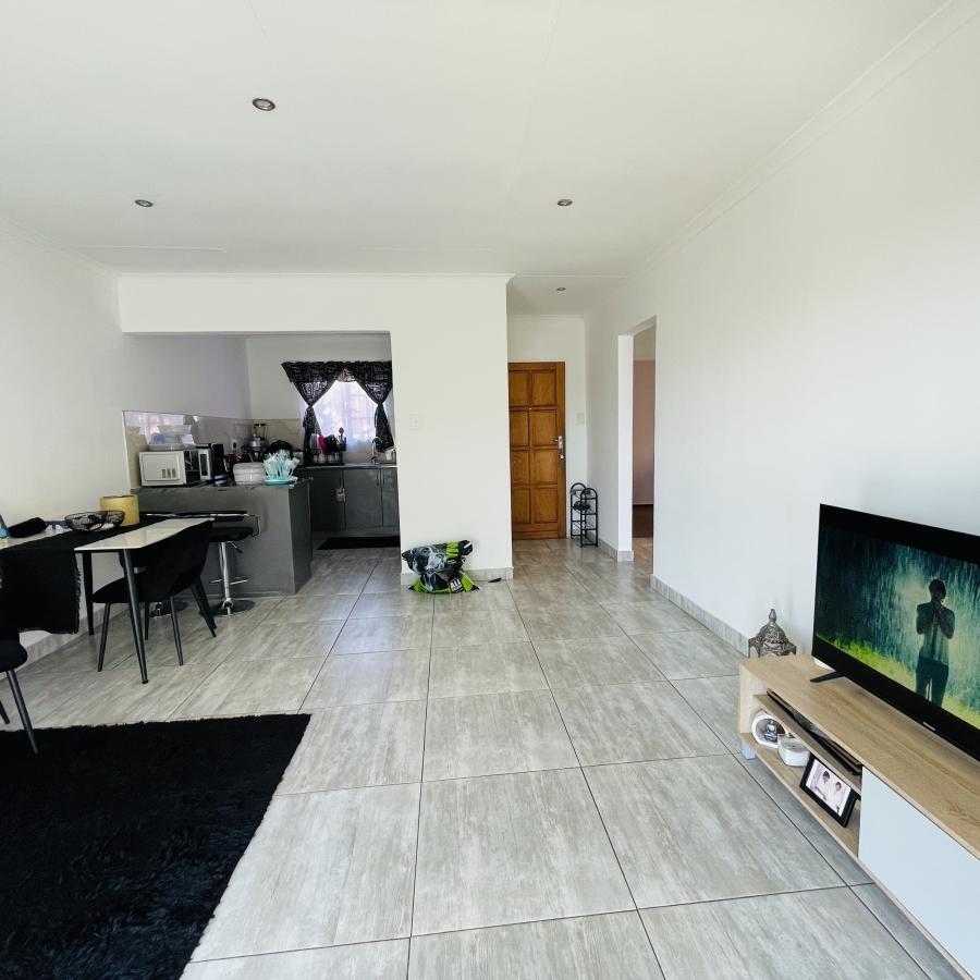 2 Bedroom Property for Sale in Noordwyk Gauteng
