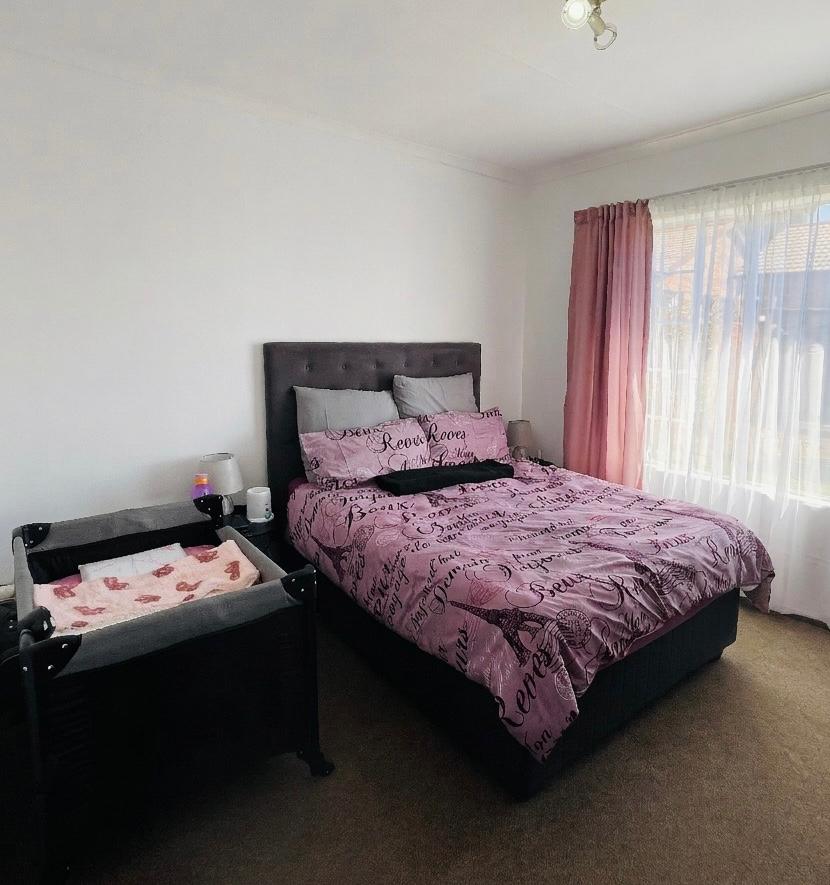 2 Bedroom Property for Sale in Noordwyk Gauteng