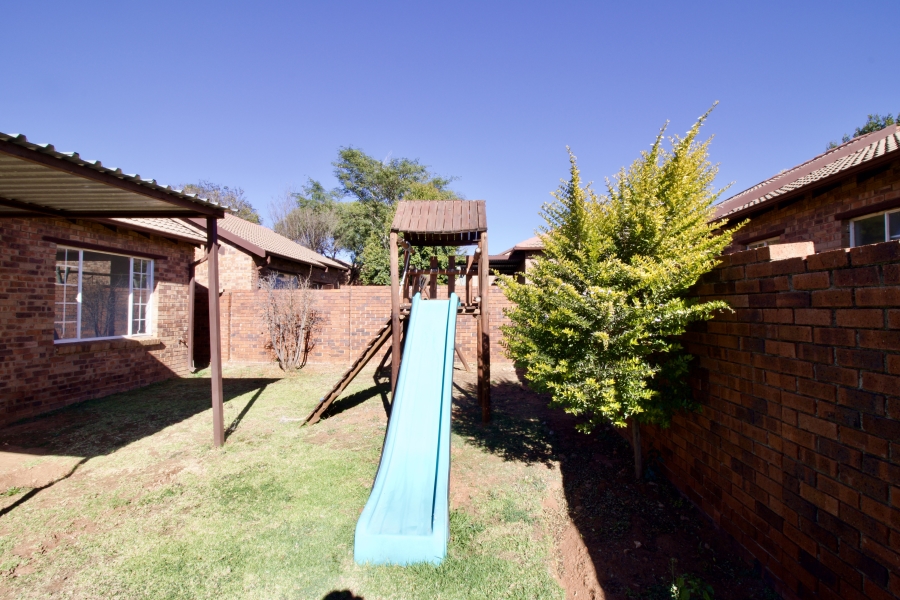 2 Bedroom Property for Sale in Noordwyk Gauteng