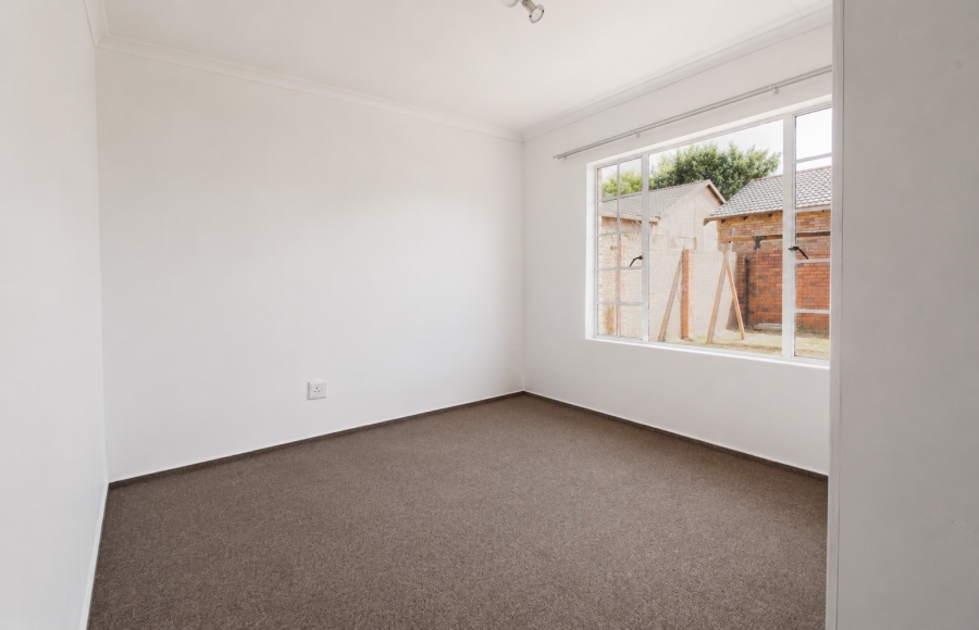 2 Bedroom Property for Sale in Noordwyk Gauteng