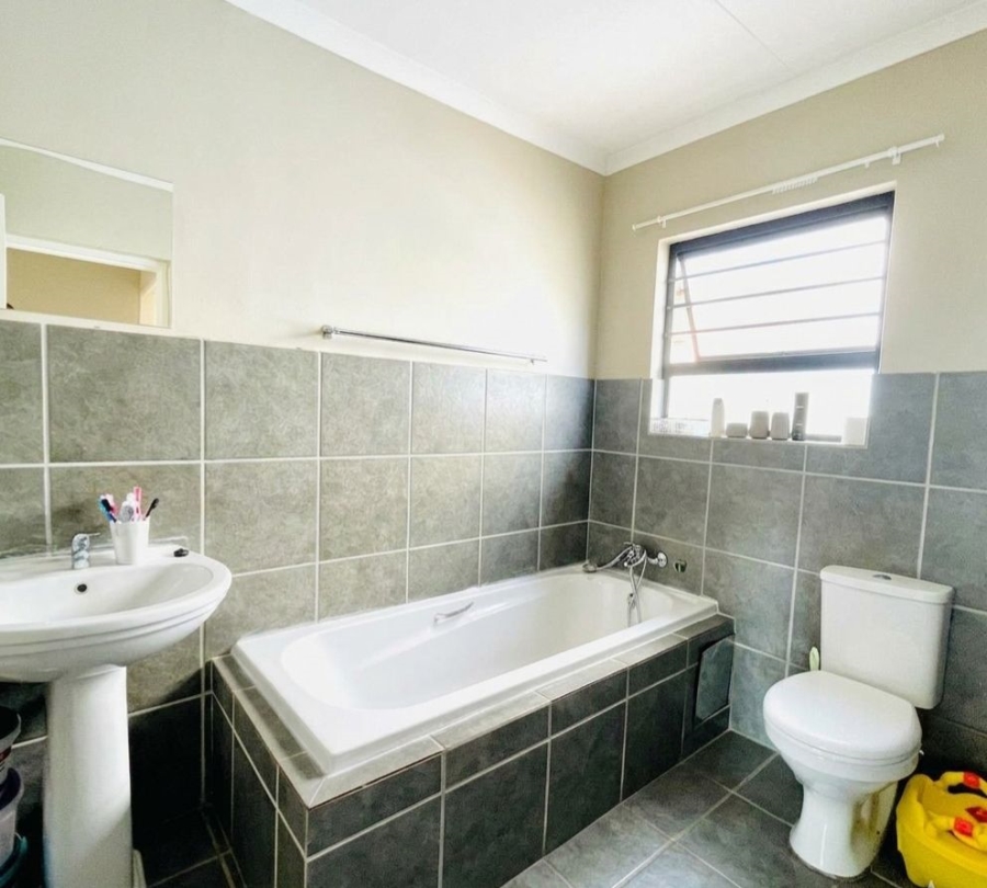 3 Bedroom Property for Sale in Summerset Gauteng