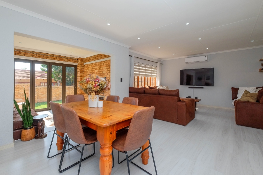 3 Bedroom Property for Sale in Pinehaven Gauteng