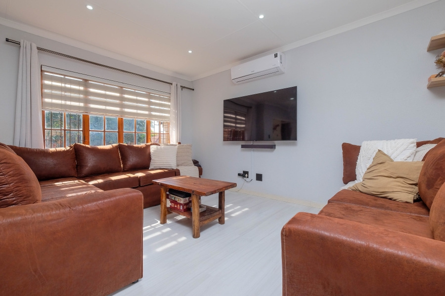3 Bedroom Property for Sale in Pinehaven Gauteng