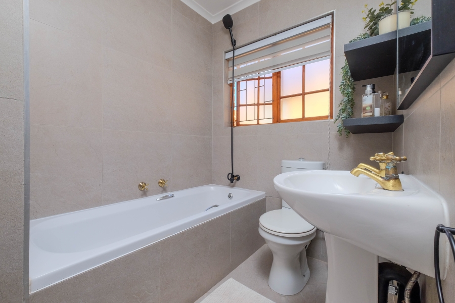3 Bedroom Property for Sale in Pinehaven Gauteng