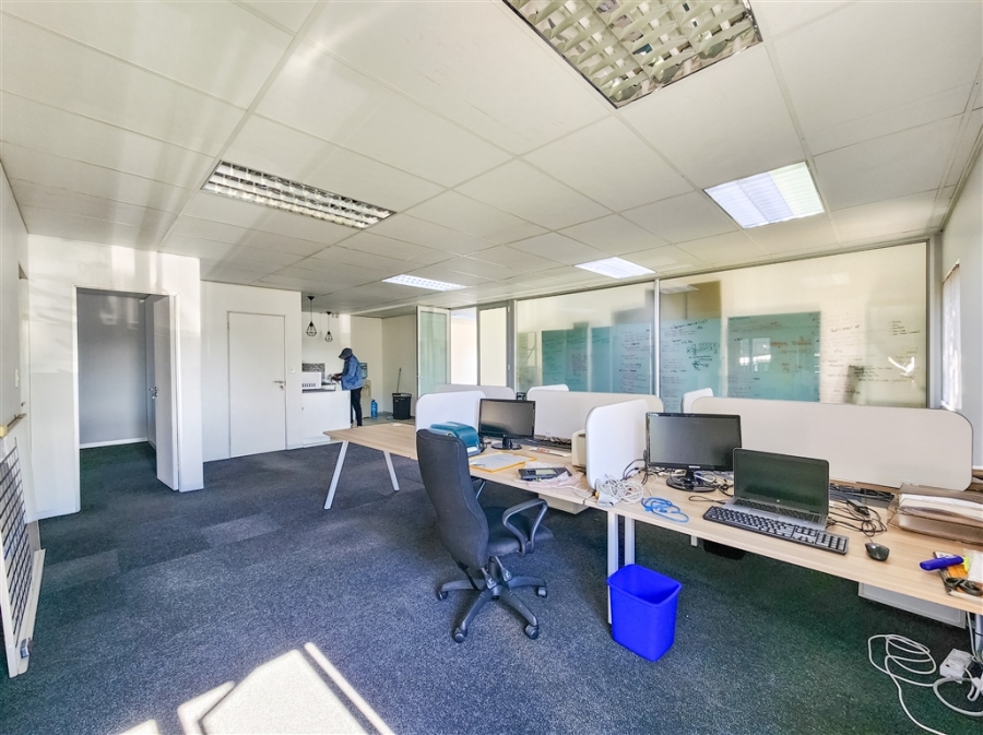 To Let Commercial Property for Rent in Strubensvallei Gauteng