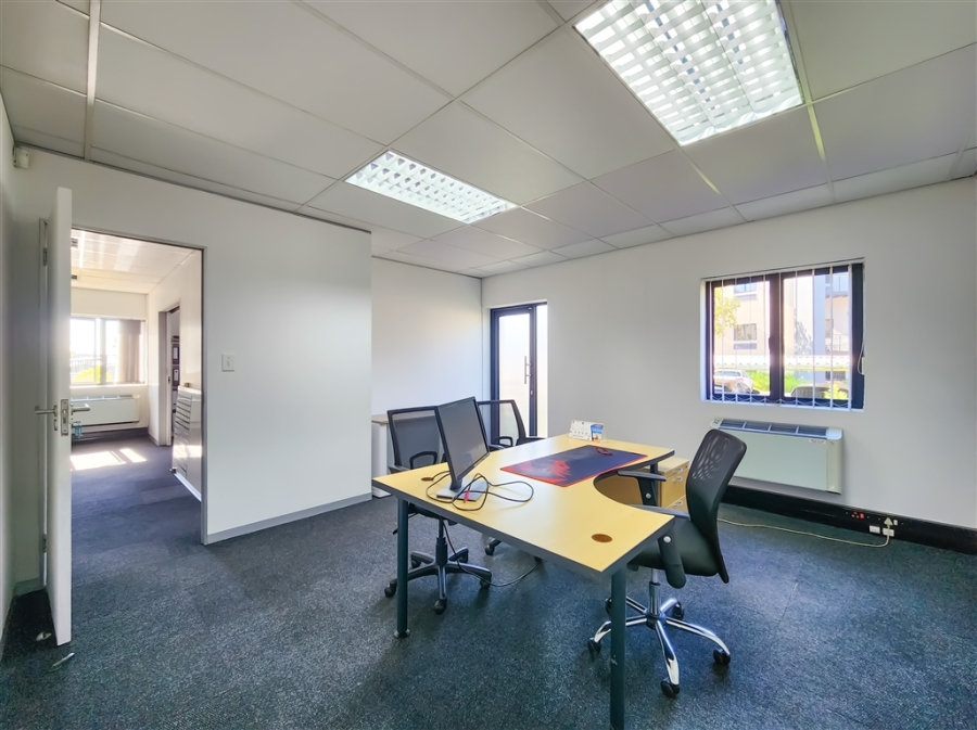 To Let Commercial Property for Rent in Strubensvallei Gauteng
